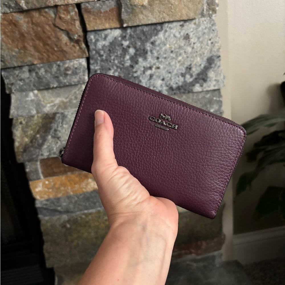 NWT COACH Medium ID Zip Around Wallet - Picture 5 of 13